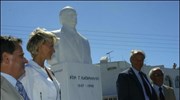 Αποκαλυπτήρια της προτομής του Κωνσταντίνου Καραμανλή στη Μύκονο