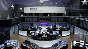 Οι επενδυτές τρέπονται σε φυγή από το ρίσκο των μετοχών