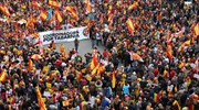 Χιλιάδες διαδήλωσαν στη Βαρκελώνη υπέρ της ενότητας της Ισπανίας