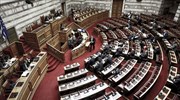 Βουλή: Αντιπαράθεση με φόντο τροπολογία για ανανέωση συμβάσεων στο Δημόσιο