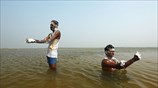 Κάνοντας μπάνιο στην Τσενάι