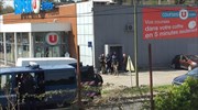 Ένοπλος κρατά ομήρους σε σουπερμάρκετ στη νότια Γαλλία