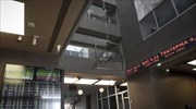 Παράγωγα: Πτώση -1%, μαζί με υποχώρηση στους όγκους των ΣΜΕ του 25άρη