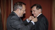 Απονομή τιμητικής διάκρισης στον πρύτανη του ΕΚΠΑ από τη γαλλική πρεσβεία