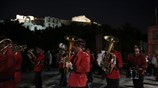 Περιφορά του Επιταφίου κάτω από την Ακρόπολη