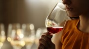 Η μέτρια κατανάλωση κρασιού πιθανόν να βοηθά στην επίτευξη εγκυμοσύνης