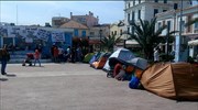 Μυτιλήνη: Συνεχίζεται η κατάληψη της κεντρικής πλατείας από Αφγανούς
