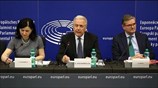 Η Γερμανία θα δεχτεί άλλους 10.000 πρόσφυγες