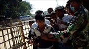 Μιανμάρ: Χιλιάδες άνθρωποι φεύγουν για να γλιτώσουν από τις μάχες