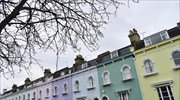 Βρετανία: Σε ναδίρ 5,5 ετών οι τιμές κατοικιών