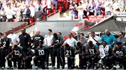 Οι παίκτες της NFL που μποϊκοτάρουν τον εθνικό ύμνο «δεν θα έπρεπε να βρίσκονται στη χώρα», είπε ο Τραμπ