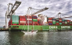 Τα ναυτιλιακά κέντρα κοιτάζουν προς την αγορά της Ασίας