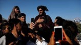 Οι Ταλιμπάν είναι εξοργισμένοι γιατί μέλη τους έβγαζαν...selfies