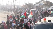 Γάζα: Χιλιάδες Παλαιστίνιες σε διαδήλωση κοντά στο τείχος με το Ισραήλ