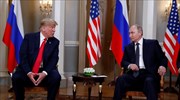 Ο Τραμπ προστατεύει τον Πούτιν και τα βάζει ξανά με τη Μέρκελ