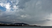 Καιρός: Συννεφιά με σποραδικές καταιγίδες