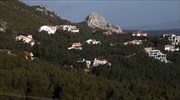 Κατατέθηκε η τροπολογία για κατεδαφίσεις αυθαιρέτων σε αιγιαλό και δασικές εκτάσεις