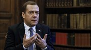 Μεντβέντεφ: Κήρυξη οικονομικού πολέμου τα επιπλέον μέτρα κατά της Ρωσίας