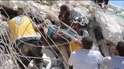Συρία: Διάσωση ενηλίκων και παιδιών από τα ερείπια στην Ιντλίμπ