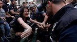 Διαδήλωση «Μητέρων του Σαββάτου»: Επεισόδια, χημικά και συλλήψεις