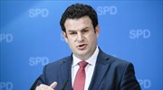 DW: Στο 48% του μέσου μισθού οι γερμανικές συντάξεις