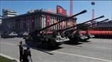Β.Κορέα: Στρατιωτική παρέλαση χωρίς την επίδειξη πυραύλων μεσαίου βεληνεκούς