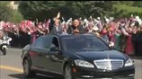 Κιμ-Μουν: Βόλτα με ανοικτή Μερσεντές στην Πιονγκγιάνγκ