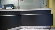 Εισβολή αγνώστων στη ΔΟΥ Βύρωνα, με αναγραφή συνθημάτων