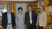 Θεσσαλονίκη: Οι πρυτανικές Αρχές ΑΠΘ συνάντησαν την πρωτοετή φοιτήτρια-μητέρα 16 παιδιών