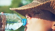 Οι γυναίκες που πίνουν πολύ νερό παρουσιάζουν λιγότερες ουρολοιμώξεις