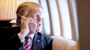 Ο Τραμπ μιλάει στο iPhone και οι κατάσκοποι ακούν
