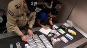 Ιντερπόλ: Κατασχέθηκαν 500 τόνοι παράνομα φάρμακα που πωλούνταν στο Ιντερνετ