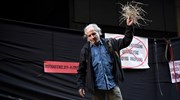 ΠΟΕΔΗΝ: Έριξαν σανό έξω από το υπ. Οικονομικών
