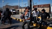 Οι μεξικανικές αρχές θα απελάσουν μετανάστες που προσπάθησαν να περάσουν «διά της βίας» τα σύνορα με τις ΗΠΑ