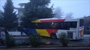 Θεσσαλονίκη: Λεωφορείο του ΟΑΣΘ προσέκρουσε σε περίφραξη σπιτιού