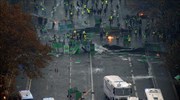 «Κίτρινα γιλέκα»: 130 οι τραυματίες από τα επεισόδια στο Παρίσι - Προσήχθησαν σχεδόν 400 άτομα