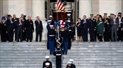 Οι Αμερικανοί αποχαιρετούν τον Μπους