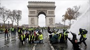 «Κίτρινα γιλέκα»: Δύο στους τρεις Γάλλους υποστηρίζουν τις κινητοποιήσεις