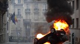 Βίαιες συγκρούσεις με «κίτρινα γιλέκα» στην Πόλη του Φωτός
