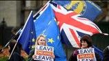 Brexit: Η τριπλή μέγγενη της Τερέζα Μέι