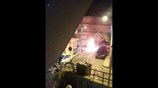Καμένο όχημα στα Πετράλωνα – Εξετάζεται αν χρησιμοποιήθηκε από τους βομβιστές του ΣΚΑΪ