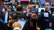 «Αιμορραγεί» ο Dow Jones, απώλεια 2.000 μονάδων σε 5 ημέρες