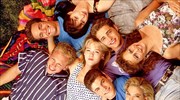 «Beverly Hills 90210»: Αναβίωση της θρυλικής εφηβικής σειράς