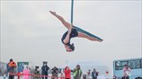 Διαγωνισμός pole dancing... υπό το μηδέν
