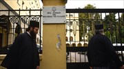 Χρηματικά βοηθήματα σε 300 πληγείσες οικογένειες από τη Διαρκή Ιερά Σύνοδο