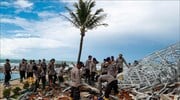 Ινδονησία: Ξεπερνούν τους 370 οι νεκροί από το τσουνάμι