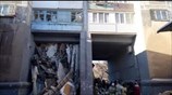 Μωρό ανασύρθηκε ζωντανό από τα συντρίμμια πολυκατοικίας