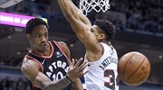 NBA: Συγκλονιστικός Γιάννης αλλά η νίκη στο Τορόντο
