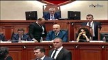 Αλβανία: Πέταξαν μελάνι στον Ράμα μέσα στη Βουλή