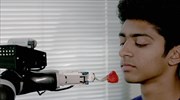 Ρομπότ που ταΐζει ανθρώπους